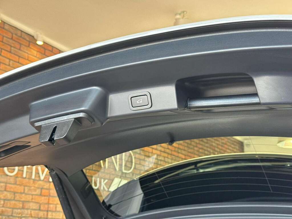 Jaguar F-Pace Jaguar Estate 2.0 P400e R-dynamic Hse Awd Silver #24