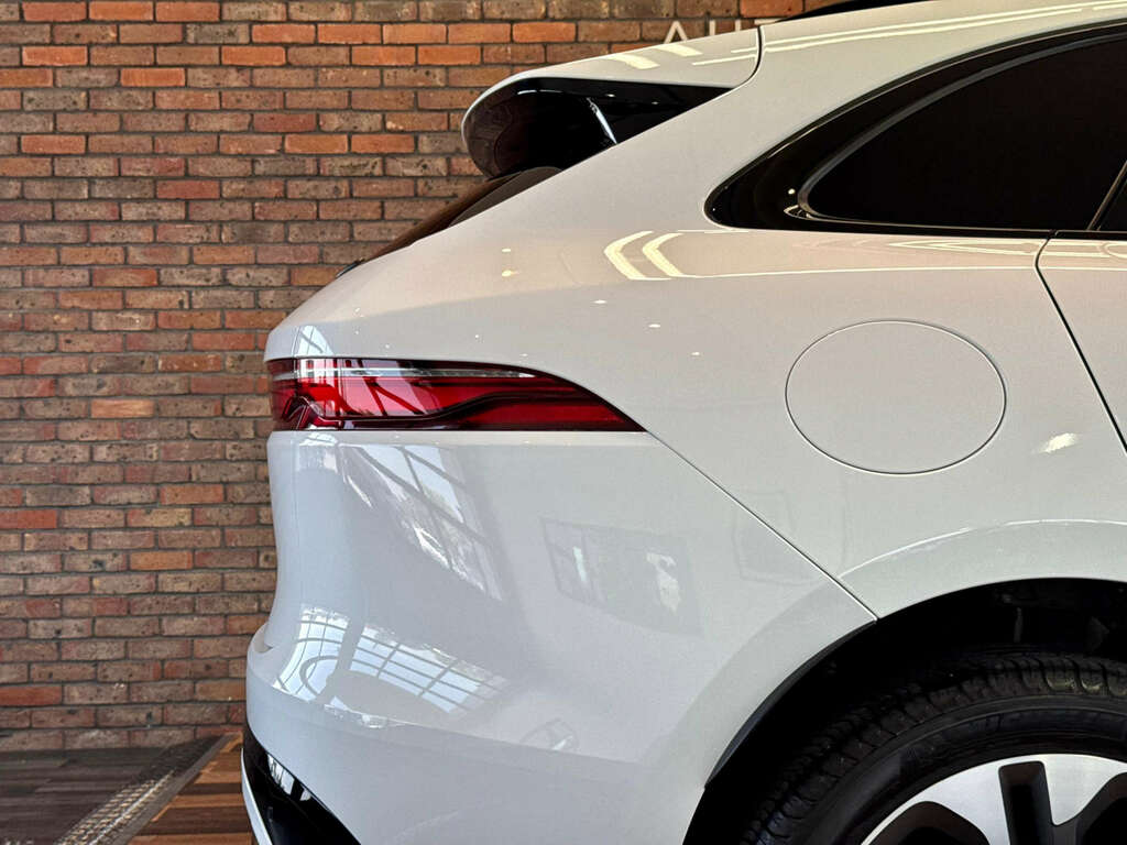Jaguar F-Pace Jaguar Estate 2.0 P400e R-dynamic Hse Awd Silver #19