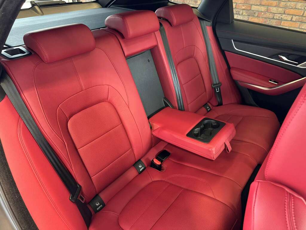 Jaguar F-Pace Jaguar Estate 2.0 P400e R-dynamic Hse Awd Silver #27