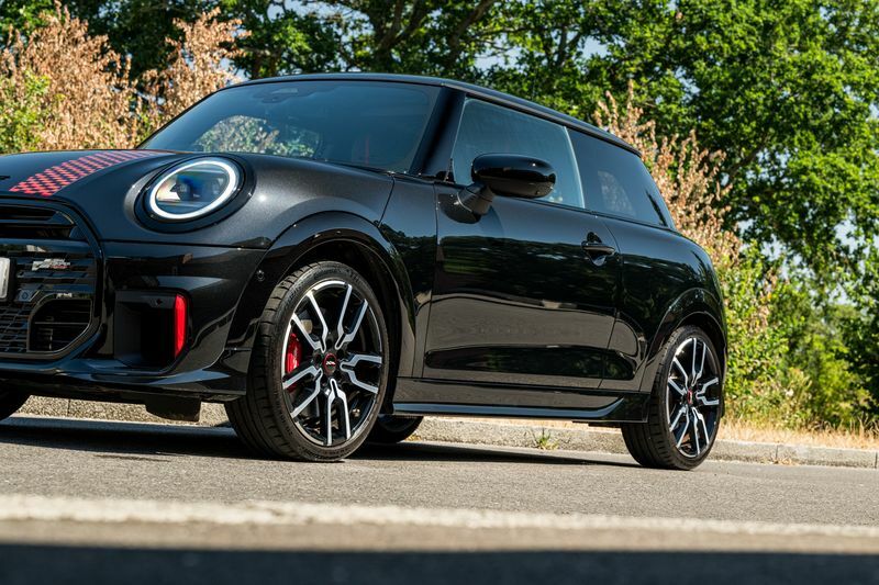 Mini Hatch 5-Door Cooper Classic White #27