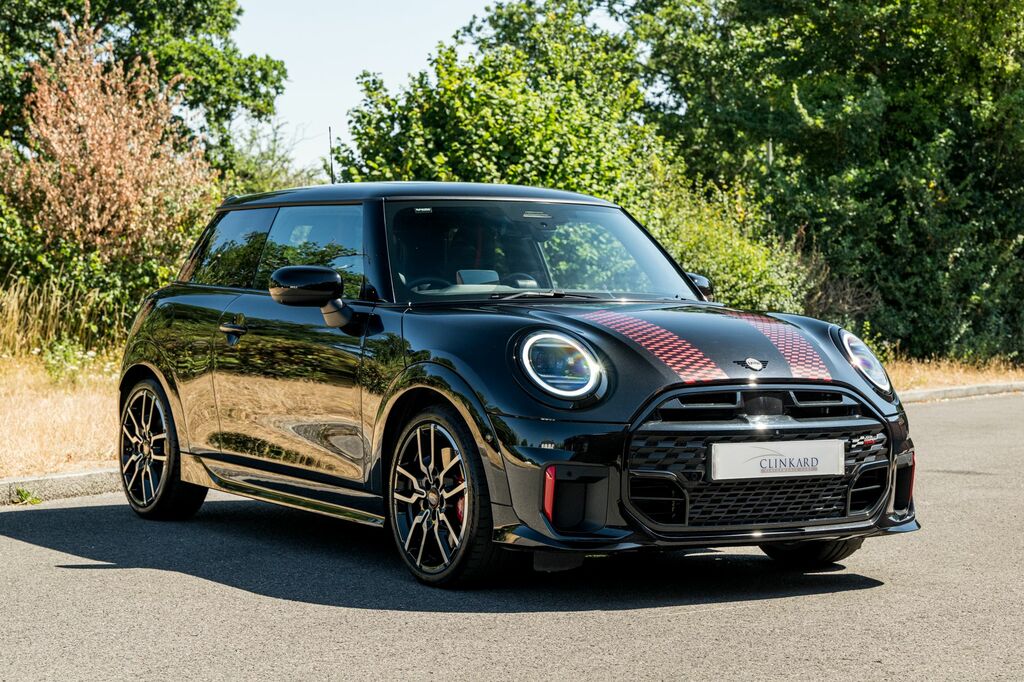 Mini Hatch 5-Door Cooper Classic White #1
