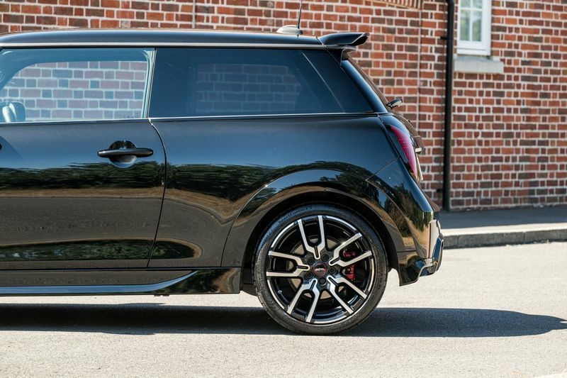 Mini Hatch 5-Door Cooper Classic White #41