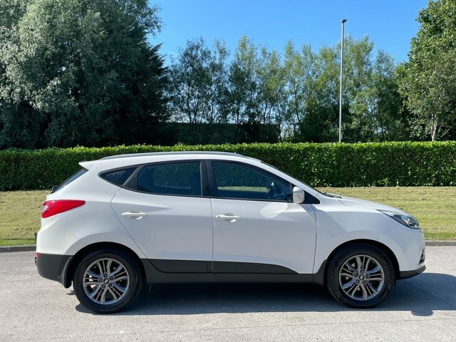 Hyundai Ix35 2.0 Crdi Se Suv 4Wd Euro 5 134 White #6