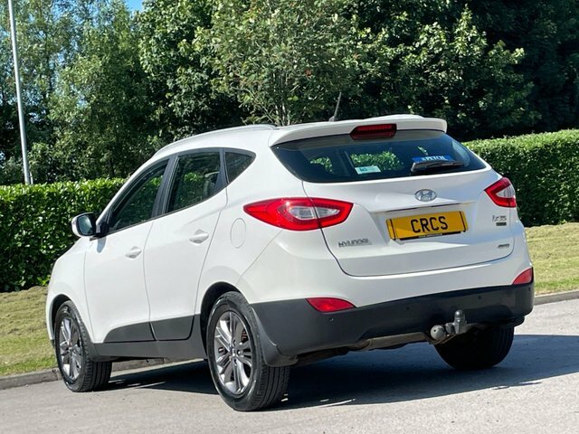 Hyundai Ix35 2.0 Crdi Se Suv 4Wd Euro 5 134 White #3
