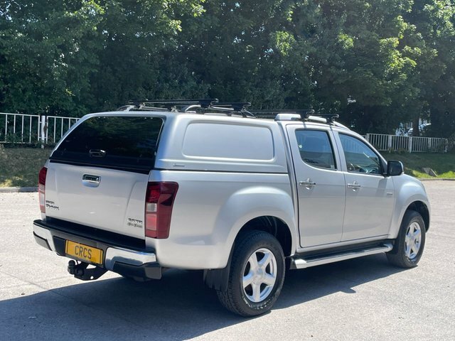 Isuzu D-Max White #23