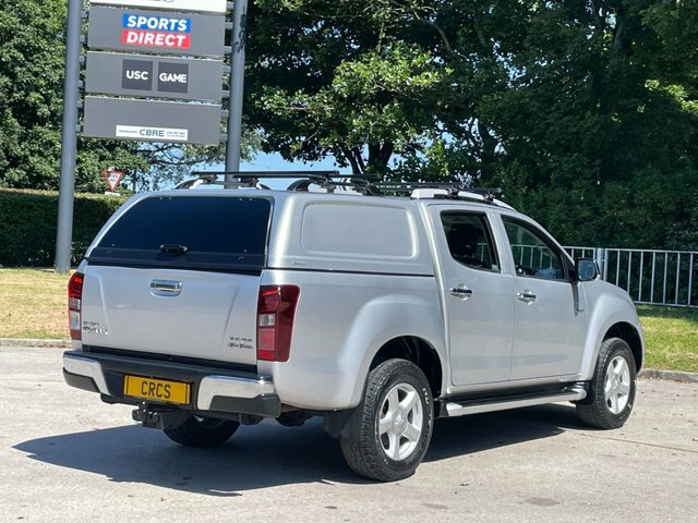Isuzu D-Max White #52