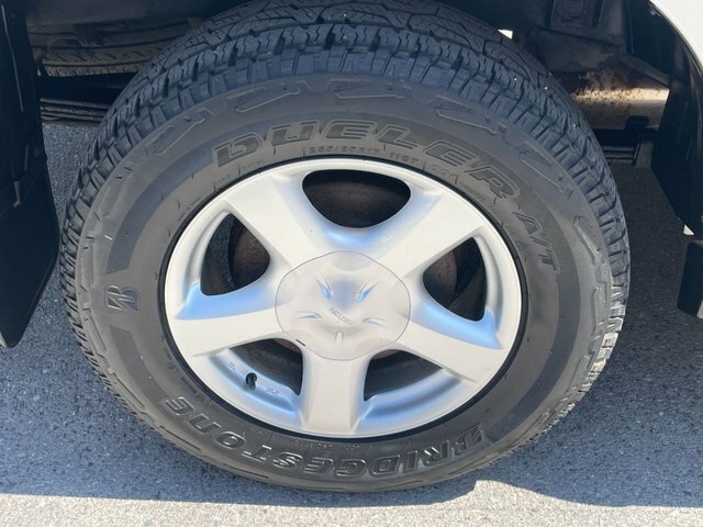 Isuzu D-Max White #32