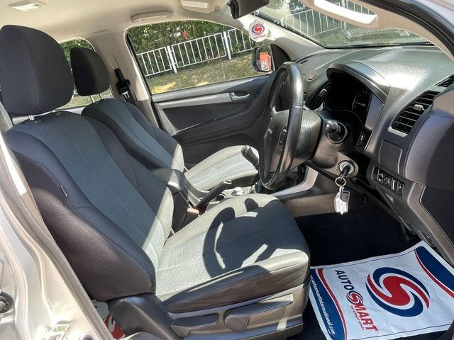 Isuzu D-Max White #33