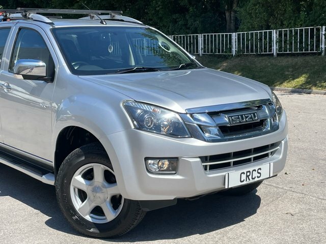 Isuzu D-Max White #38