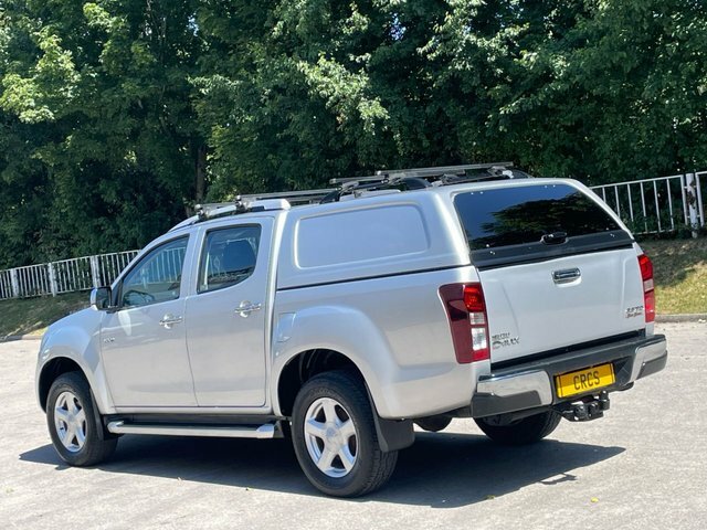 Isuzu D-Max White #24