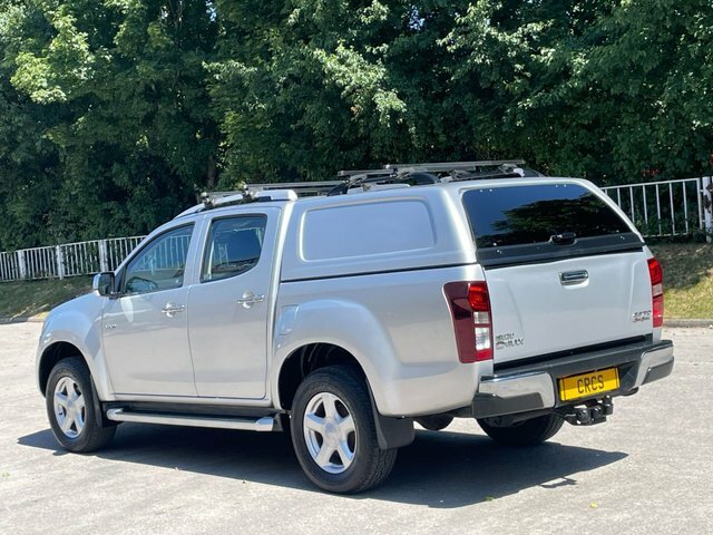 Isuzu D-Max White #39
