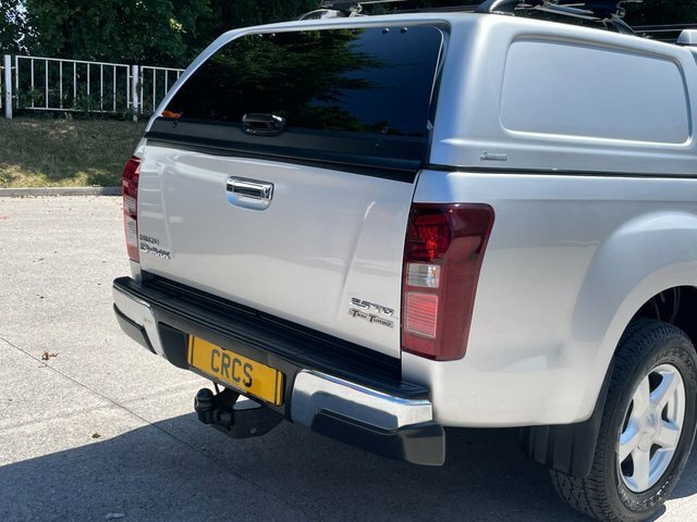 Isuzu D-Max White #29