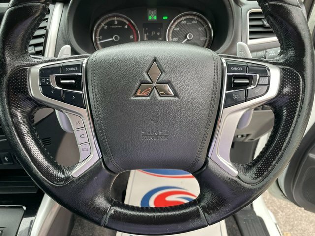 Mitsubishi L200  White #20