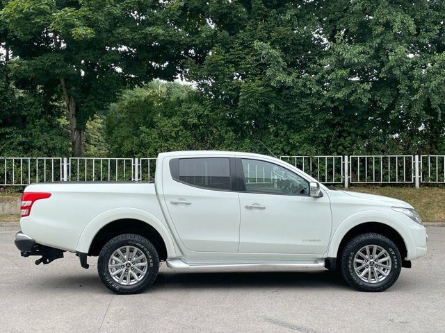 Mitsubishi L200  White #8