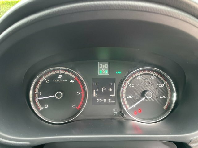 Mitsubishi L200  White #19