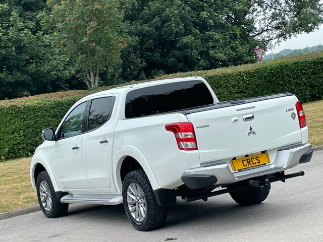 Mitsubishi L200  White #39