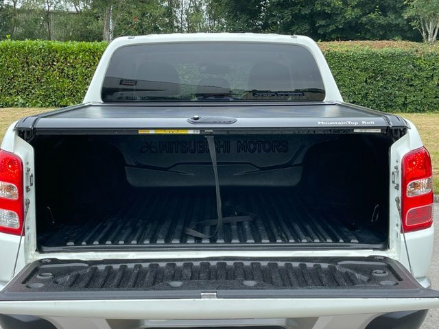 Mitsubishi L200  White #10