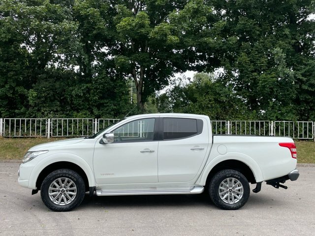 Mitsubishi L200  White #7