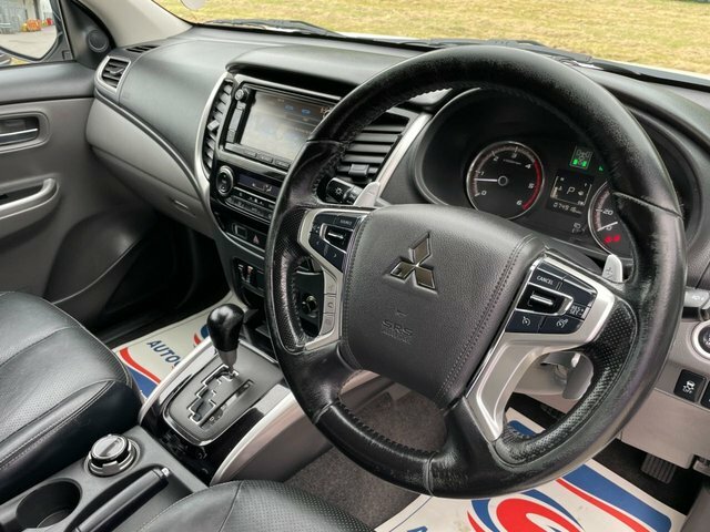 Mitsubishi L200  White #24
