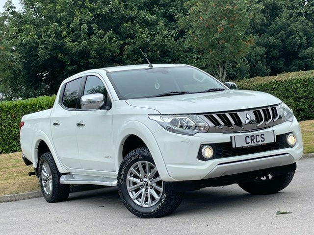 Mitsubishi L200  White #32