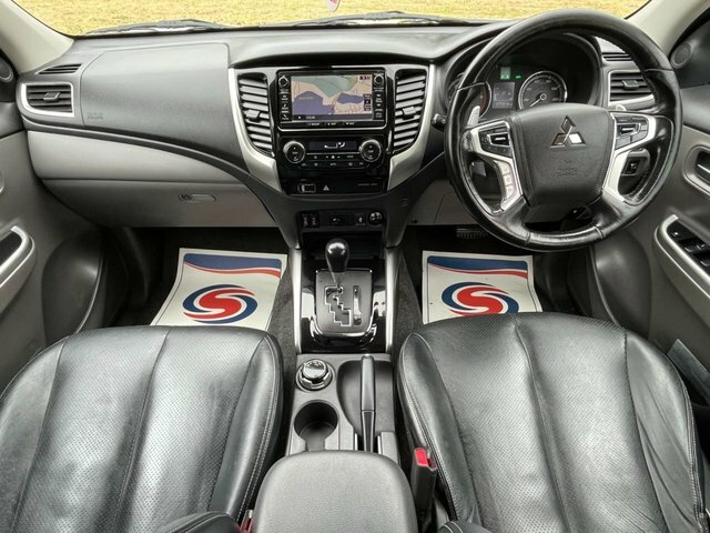 Mitsubishi L200  White #11
