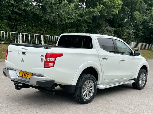 Mitsubishi L200  White #36