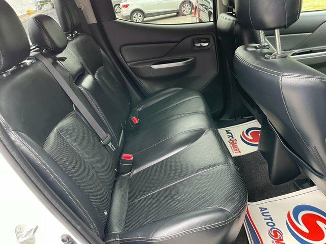 Mitsubishi L200  White #13
