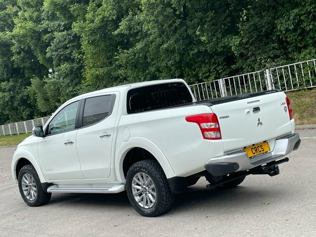 Mitsubishi L200  White #35