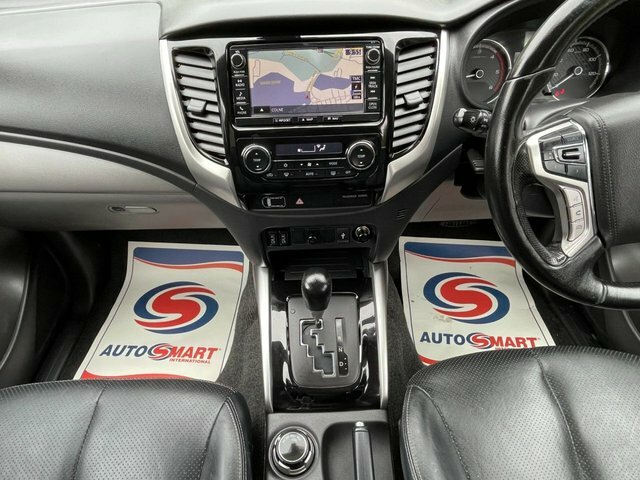 Mitsubishi L200  White #12