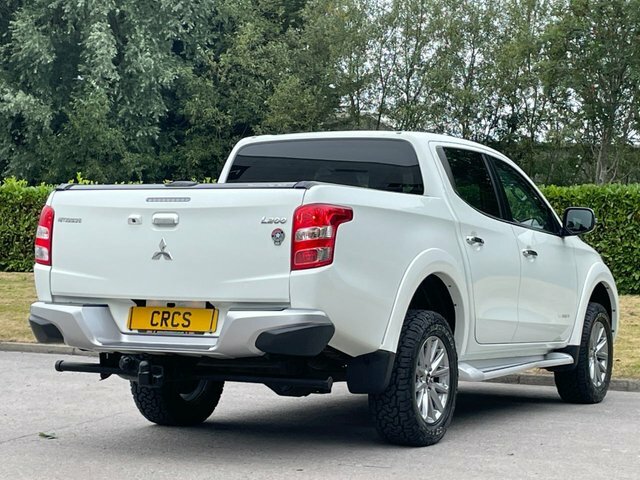Mitsubishi L200  White #28