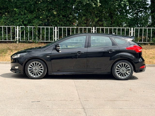 Ford Focus 1.0T Ecoboost St-line Hatchback Black #6