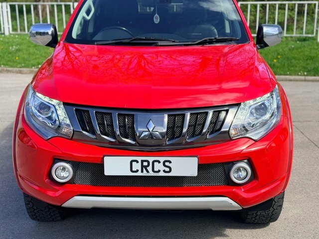 Mitsubishi L200 2.4 Di-d Dc Barbarian Pickup Double Cab Red #4