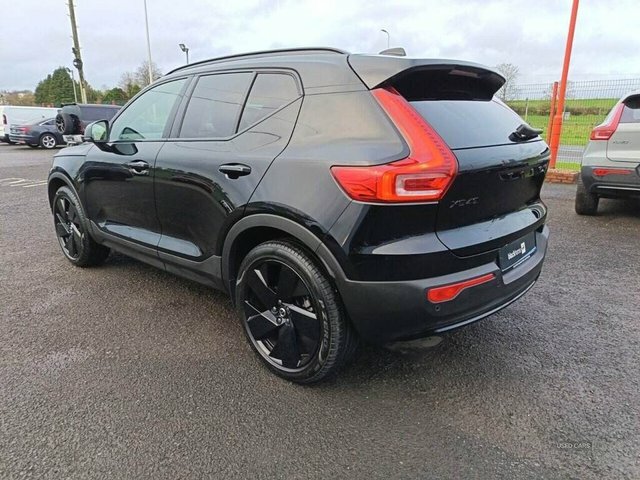 Volvo XC40 2.0 B4 Mhev Plus Black Edition Suv Hybr OW74LHL Black #2