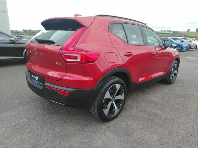 Volvo XC40 2.0 B4 Mhev Plus Dark Suv Hybrid Dct Au Red