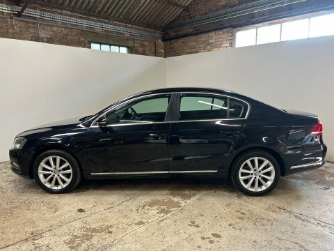 Volkswagen Passat Executive Tdi Bluemotion Black #6