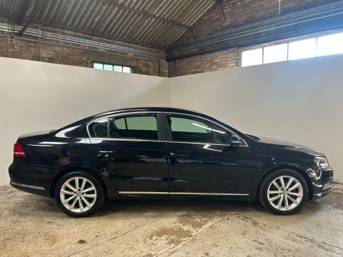 Volkswagen Passat Executive Tdi Bluemotion Black #5
