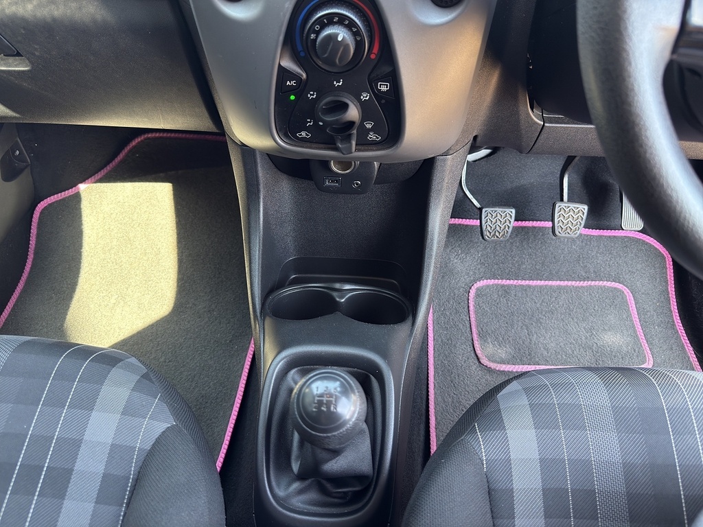 Peugeot 108 Peugeot 108 Allure Black #33