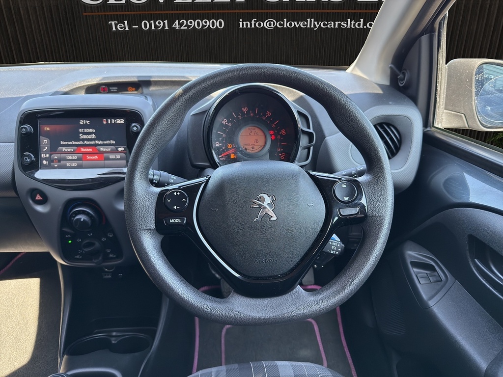 Peugeot 108 Peugeot 108 Allure Black #28