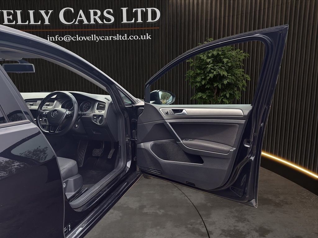 Volkswagen Golf Golf R Blue #29