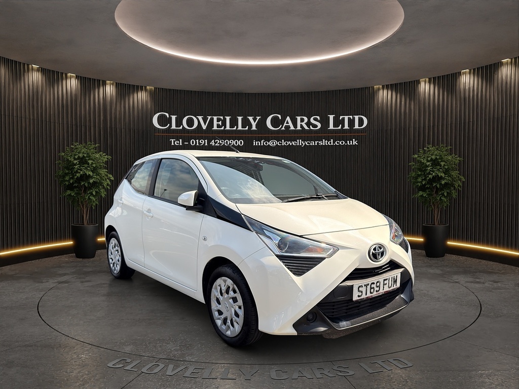 Toyota Aygo 1.0 Vvt-i X-play Hatchback Euro White