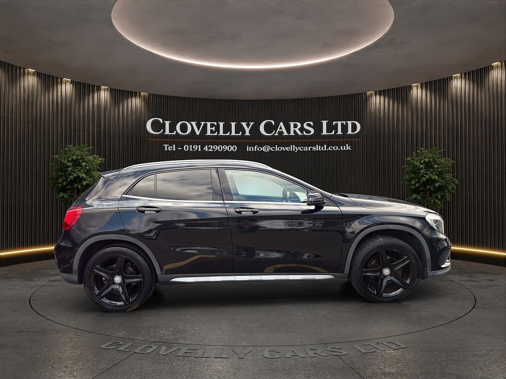 Mercedes-Benz GLA Class 1.6 Gla200 Amg Line Executive Suv 7G- Black #3