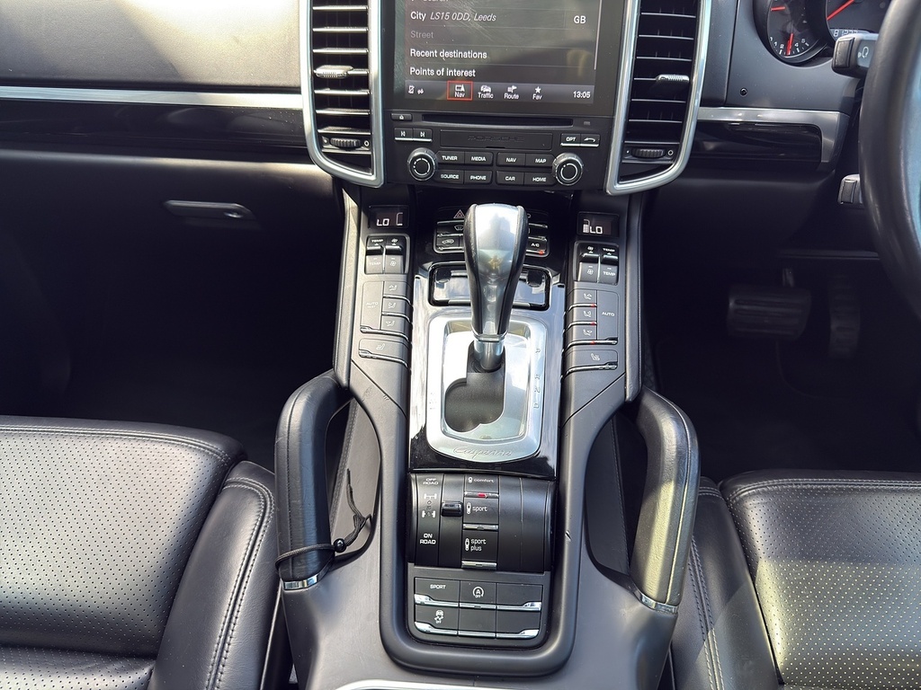 Porsche Cayenne 2016 3.0 D V6 Tiptronic S 262 Bhp Blue #27