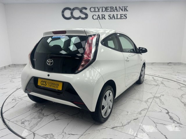 Toyota Aygo 1.0 Vvt-i X-play Hatchback Euro White #3