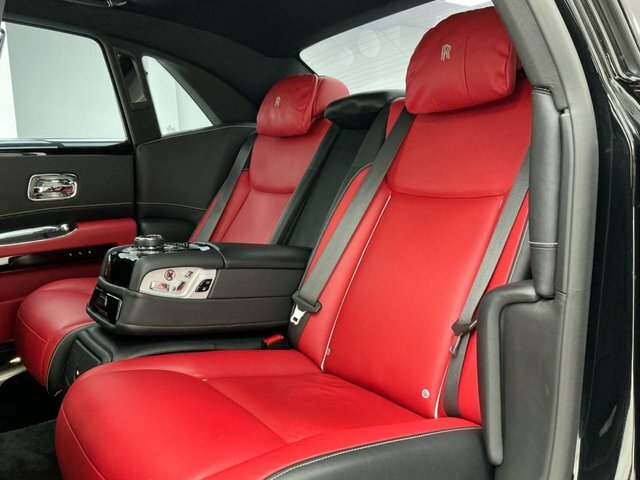 Rolls-Royce Ghost 6.6 V12 Black Badge Saloon Euro 6 Black #38