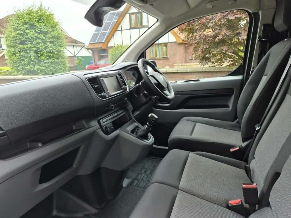 Vauxhall Vivaro L1h1 F3100 Sportive 145 Bhp Black Euro 6 Swb Van Black #10
