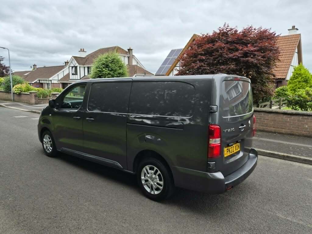 Vauxhall Vivaro L1h1 F3100 Sportive 145 Bhp Black Euro 6 Swb Van Black #8