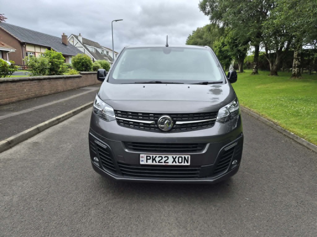 Vauxhall Vivaro L1h1 F3100 Sportive 145 Bhp Black Euro 6 Swb Van Black #7