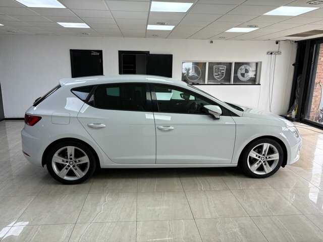 Seat Leon 2018 1.5 Tsi Evo Fr Hatchback Eu YP68ZCF White #2