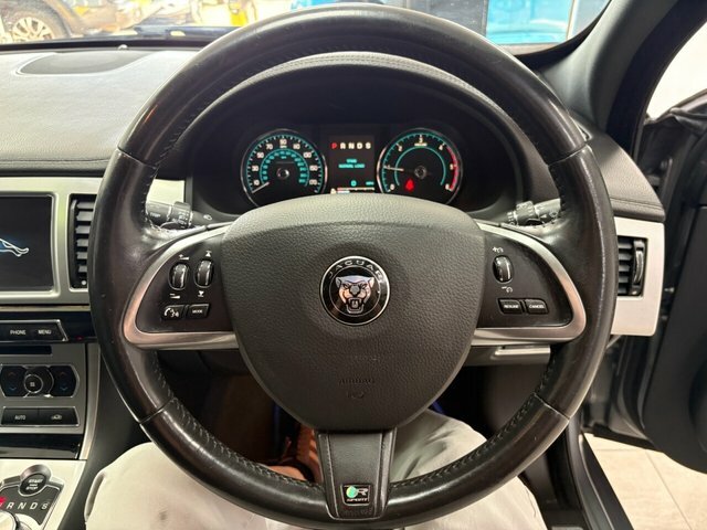Jaguar XF D Premium Luxury Black #14