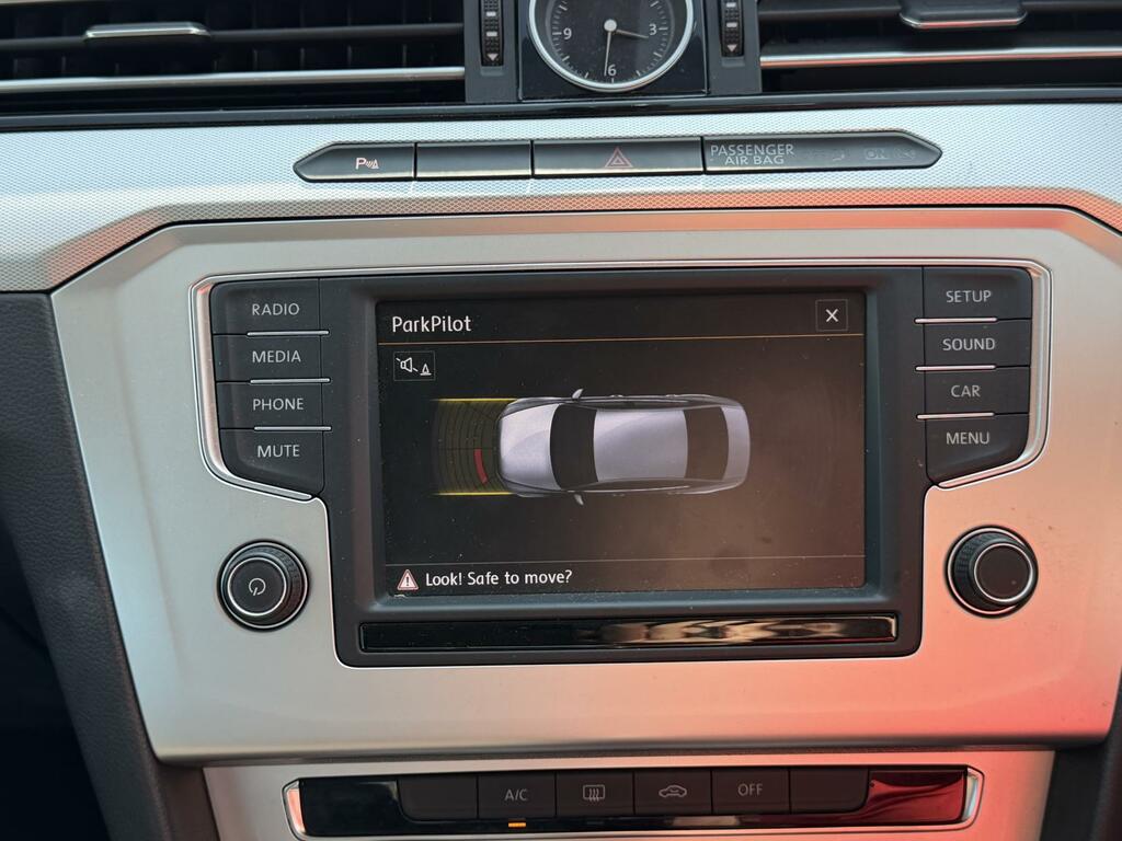 Volkswagen Passat Se Black #5
